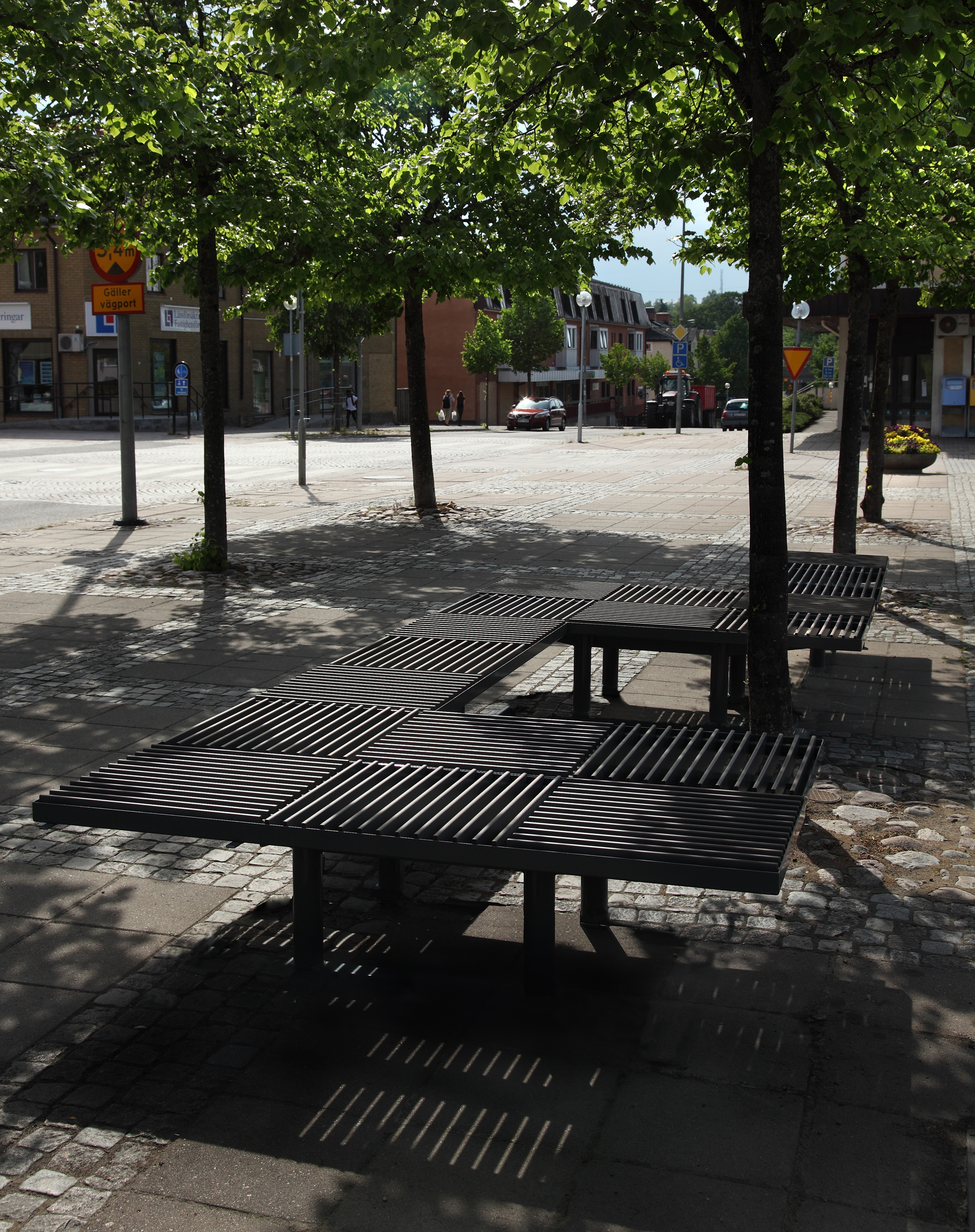 Bench Grid